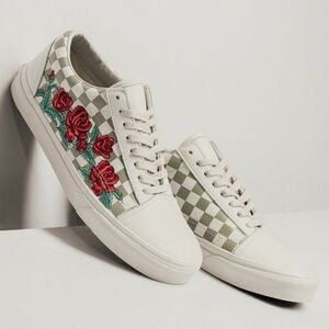 Vans Old Skool DX "Rose Embroidery" Checkered Lace Up Sneakers
